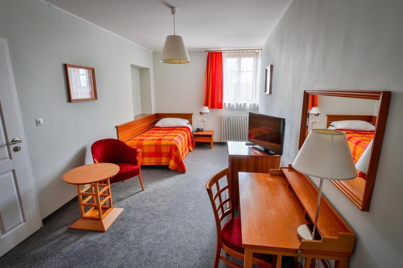 Lh Hotel Dvorak Tabor Congress & Wellness Екстериор снимка