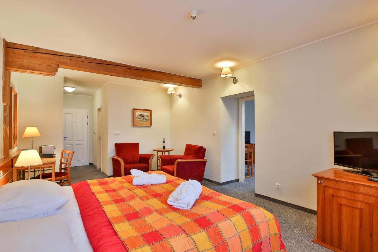 Lh Hotel Dvorak Tabor Congress & Wellness Екстериор снимка